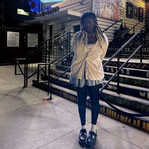 Meet your Posher, Feyi